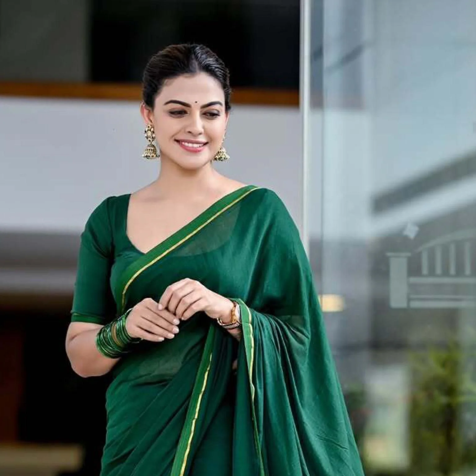 Bottle Green Mulmul Cotton Premium Quality Saree
